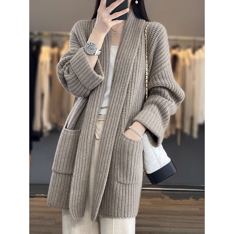 Weiche lange Cardigan-Jacke in Braun und Melkwit