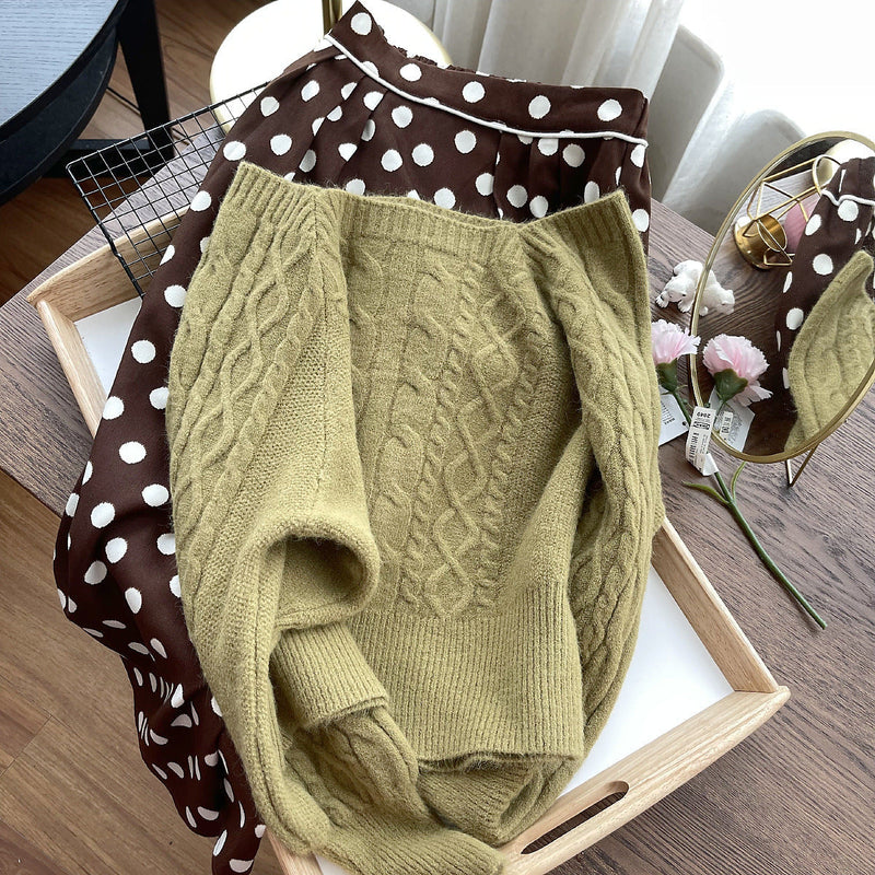 Elegante, weiche Langarmpullover mit eckigem Kragen