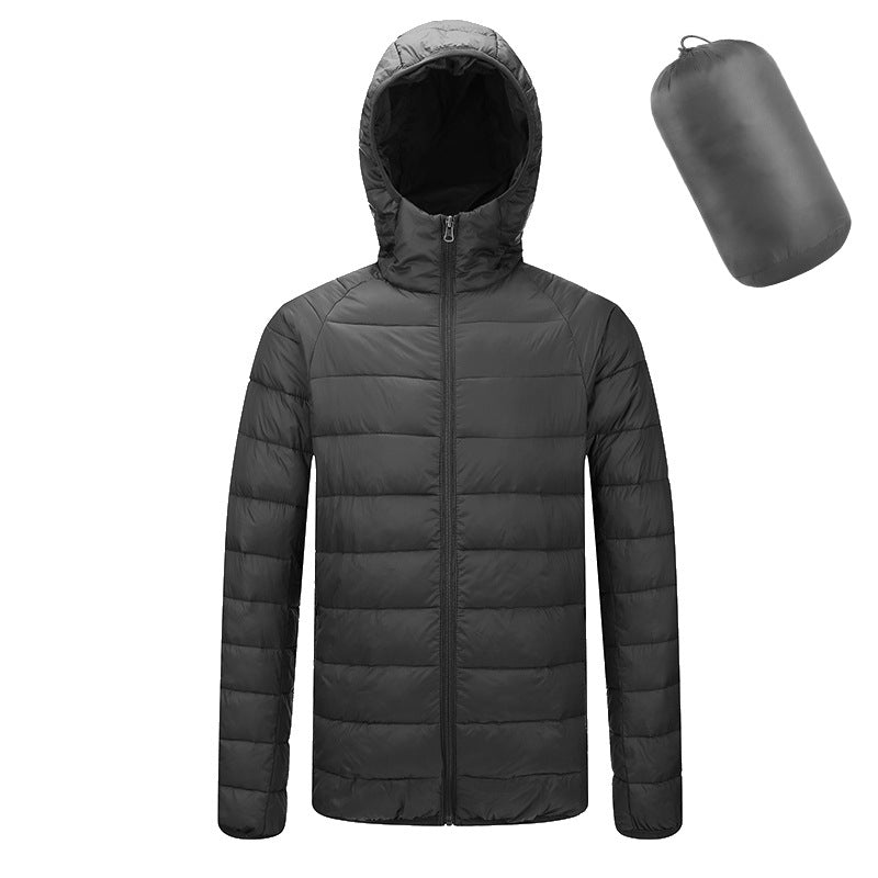 Leichte und warme Winterjacke mit Kapuze