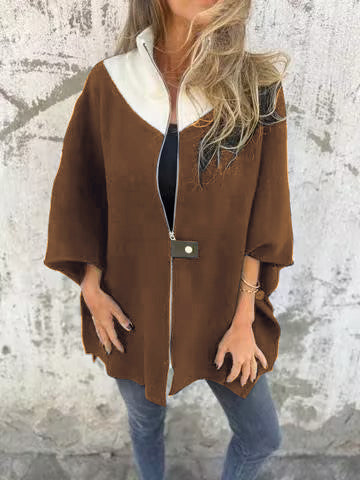 Stilvolle braune Lederjacke mit praktischer Kapuze