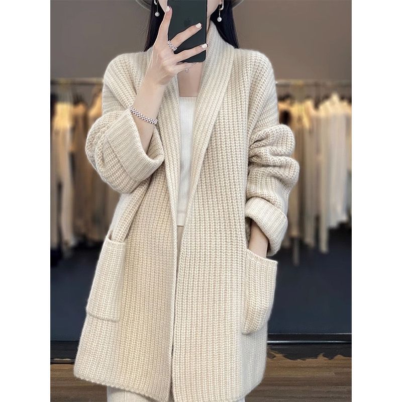 Weiche lange Cardigan-Jacke in Braun und Melkwit